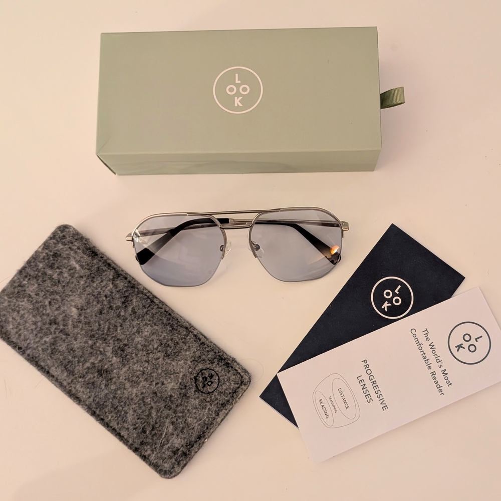 LOOK OPTIC Silver Aviator Sunglasses, Blue Progressive Lens 2.50